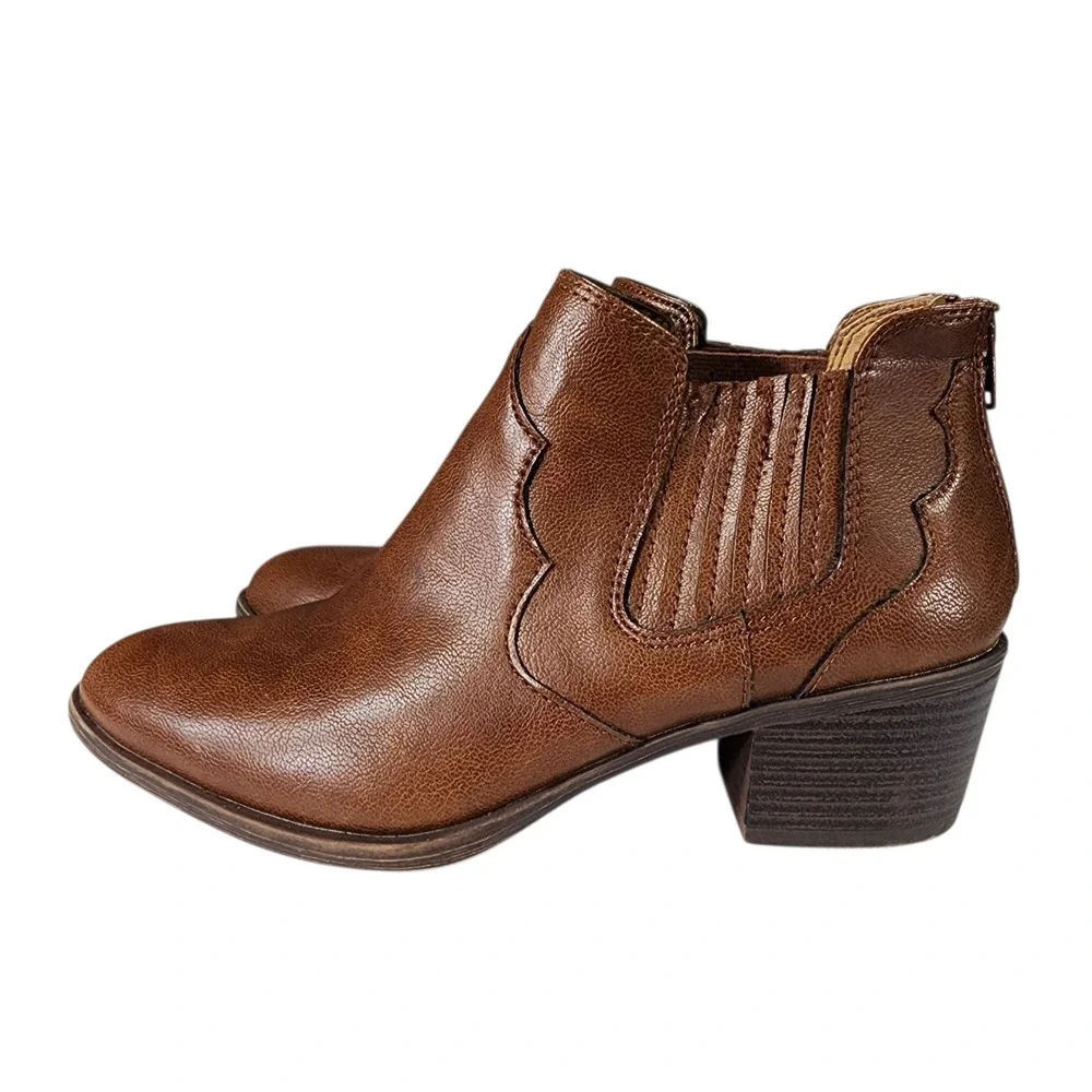 Sofft Eurosoft Ankle Booties sz 6.5M Women Brown Chelsea Adalene Western‎ Cowboy